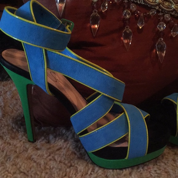 Jessica Simpson summer sandals. - Picture 2 of 4